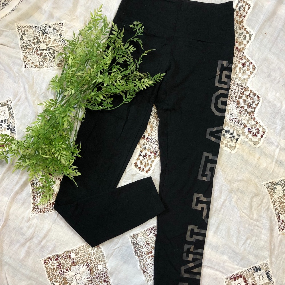 PINK Victoria's Secret Leggings S LOVE PINK Camouflage Camo Words